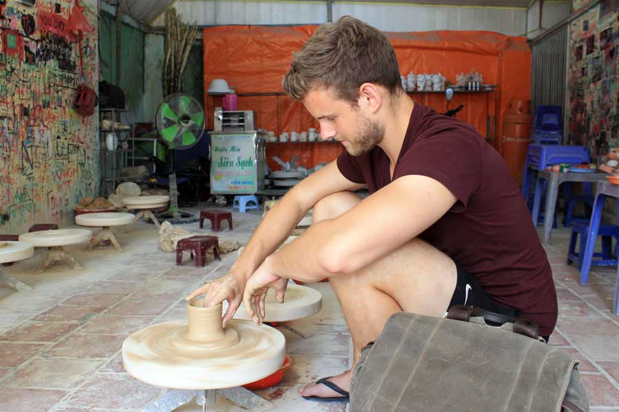 bat trang ceramic village tour