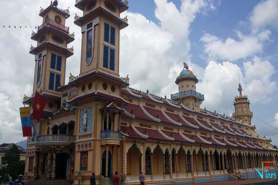 cao dai temple in tay ninh