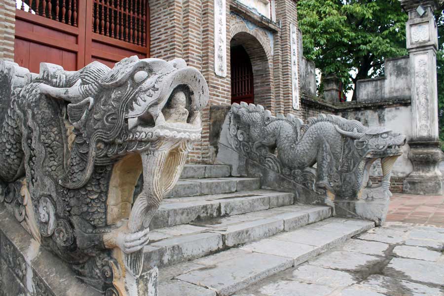 Hanoi motorbike tour to Co Loa