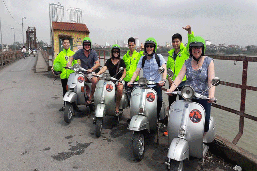 Hanoi city tour by motorbike/scooter