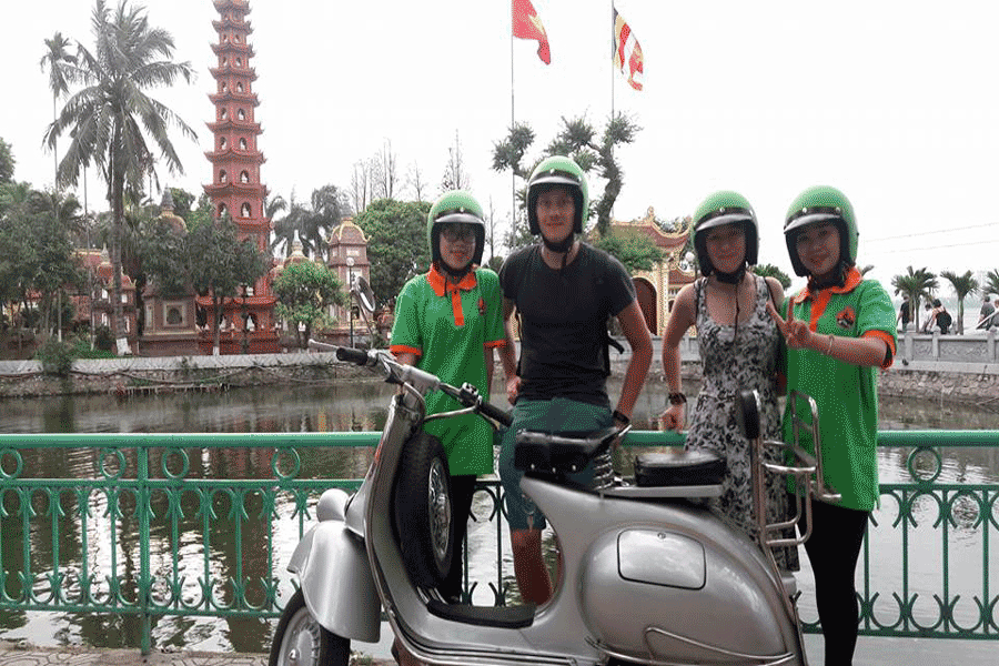 Hanoi city tour by motorbike/scooter