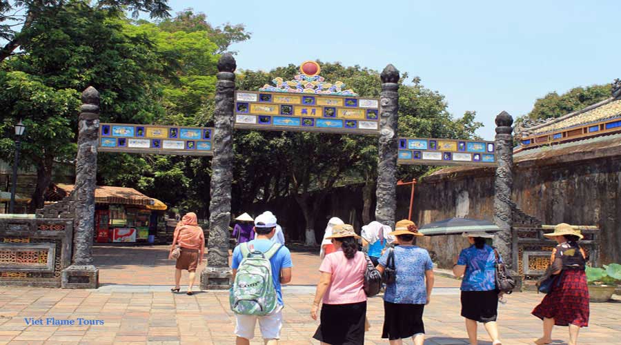 tour to hue 1 day with smile travel
