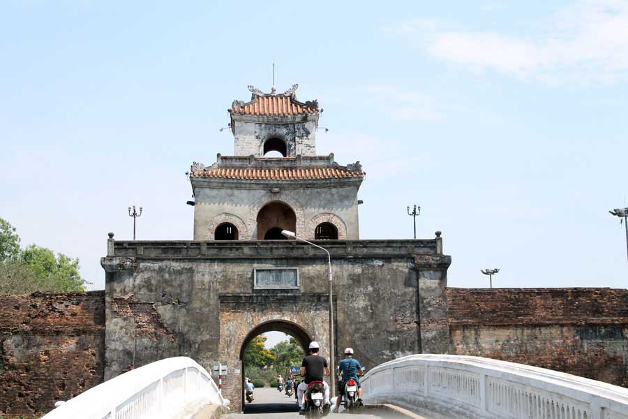 tour to hue 1 day with smile travel