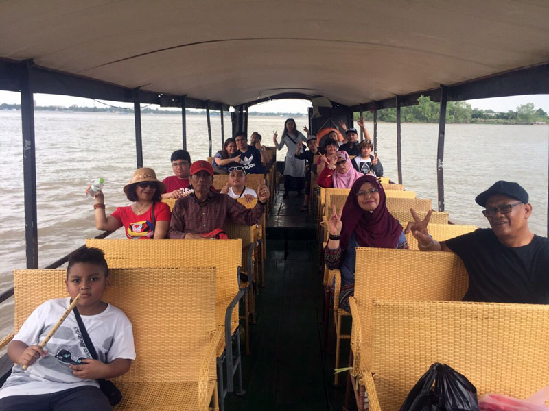 MEKONG DELTA DISCOVERY  TOUR INFORMATION: Code tour: PGT-MT1 Group size: 2 - 15 people  Pick up: 7:15am – 8:15am  Return: 17:30pm Route: HCMC – My Tho - Ben Tre – HCMC Highlight:  A trip to Mekong Delta to immerse yourself in the natural beauty and the rich culture of the vibrant southern Delta region. Boating down the river to experience the local life, fishing port, fishing floating house, enjoy the local folk song music and seasonal fresh fruit. 