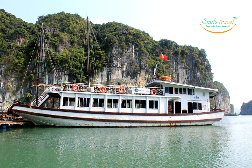 Halong Bay- Vietnam- Smiletravel +84941776786