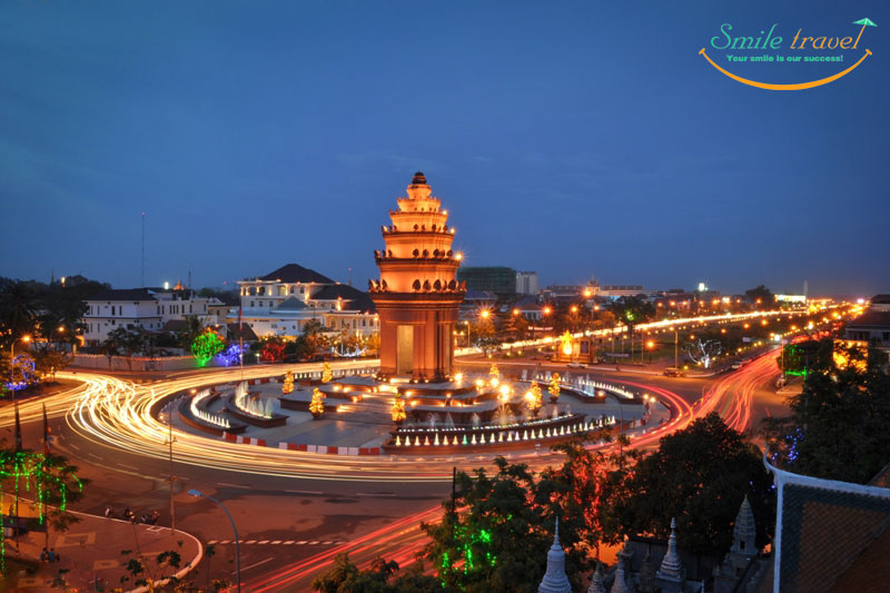 The Independence Monument in Phnom Penh